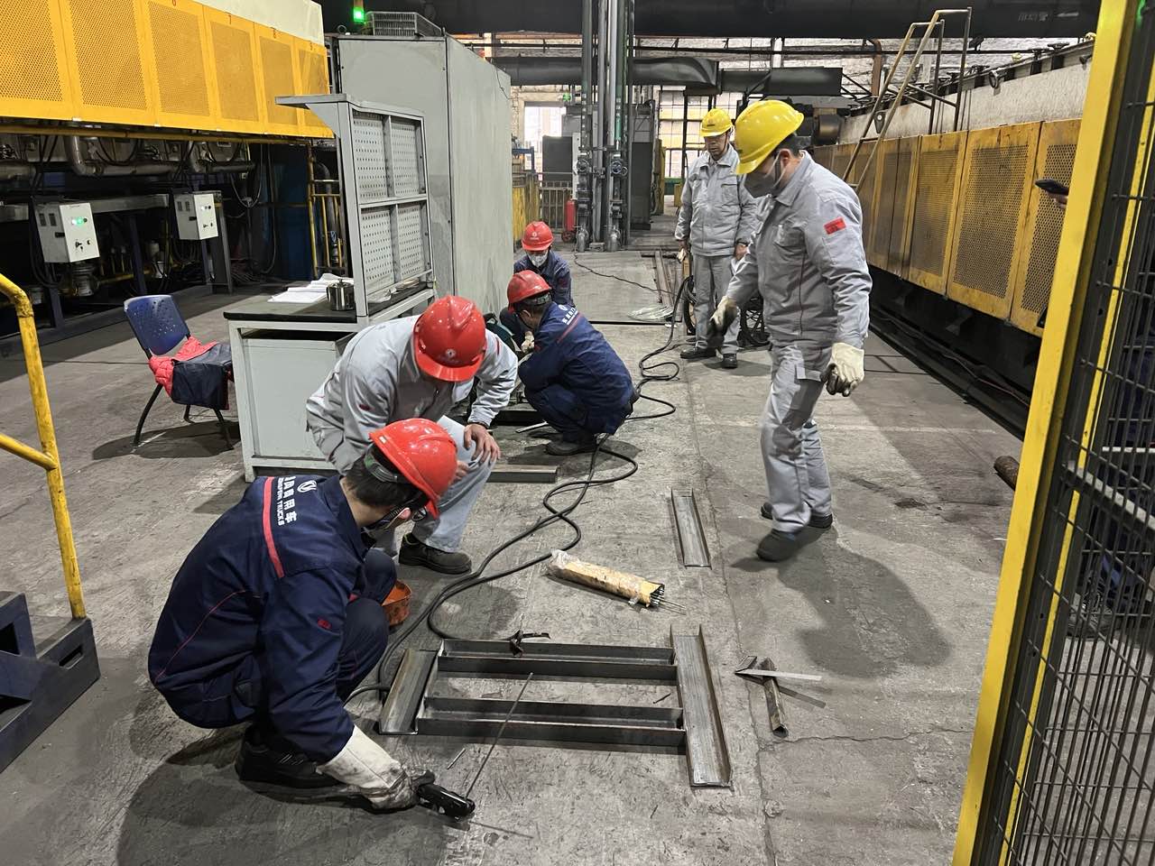 現(xiàn)場(chǎng)制作6.jpg 現(xiàn)場(chǎng)制作6.jpg